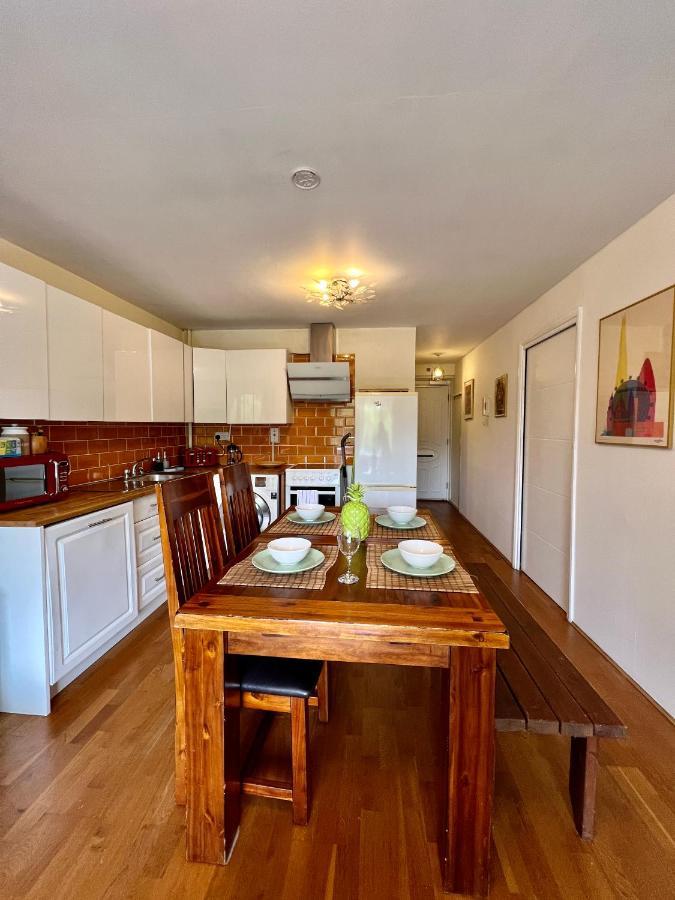 Great 2 Bedrooms 15 Mins From The Centre Apartament Londra