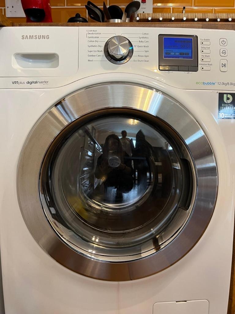 Apartament Great 2 Bedrooms 15 Mins From The Centre